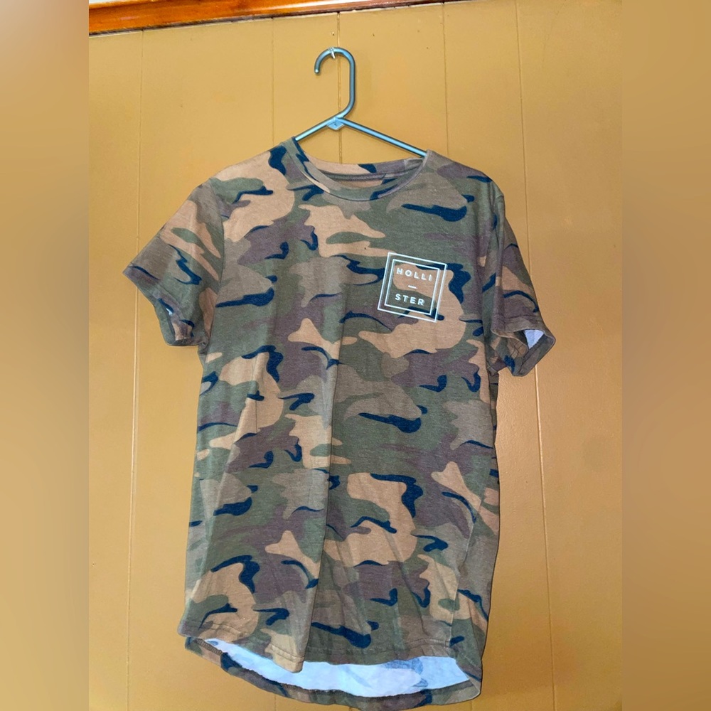Hollister tee